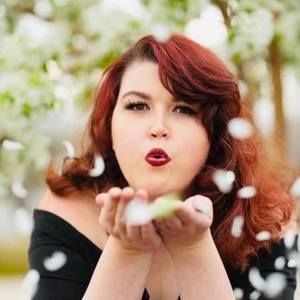 Meet your Posher, Alicia